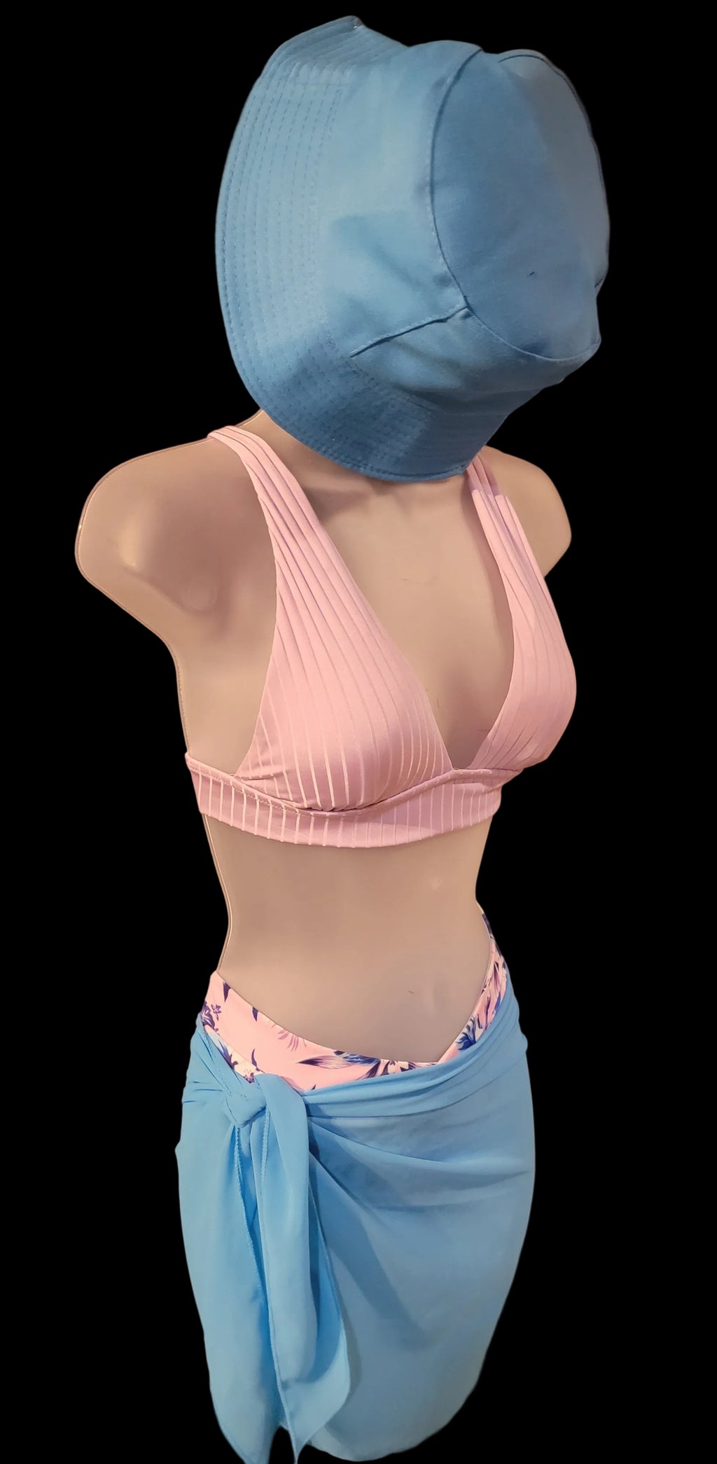 Women's sultry bikini sets