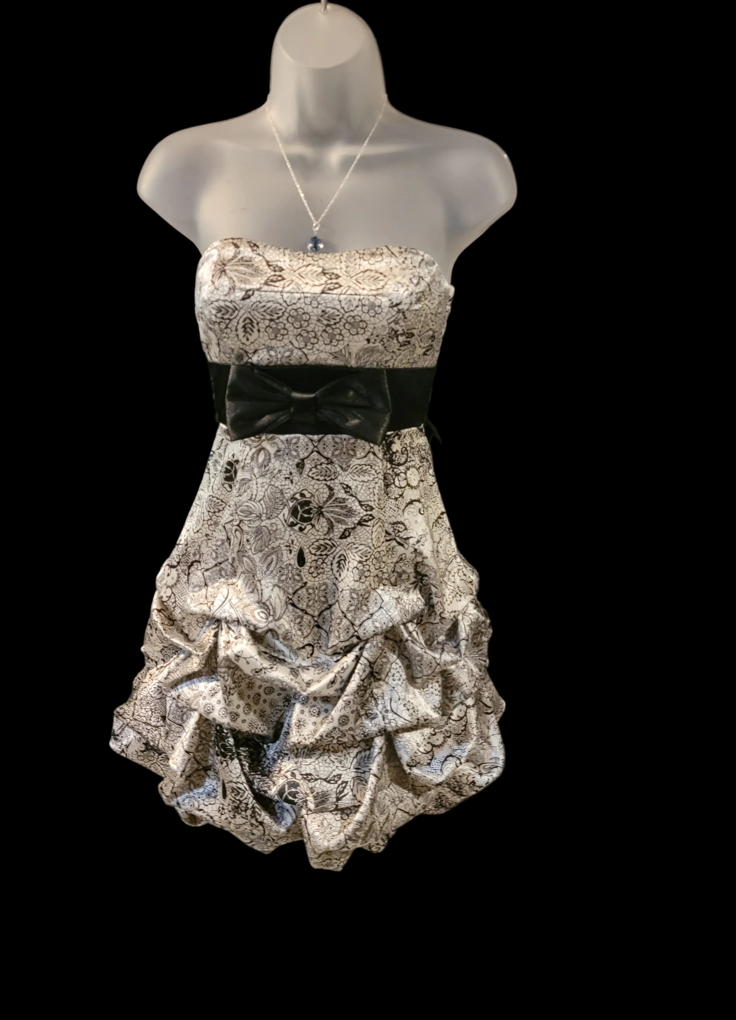 Women's spicy party dresses